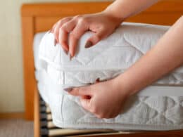 Cómo limpiar un colchón y mantenerlo desodorizado